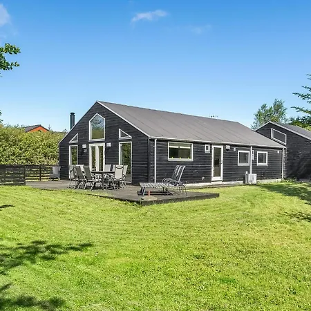 Casa vacanze Beautiful Home In Oksbol With Sauna